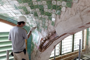 Restauració de mosaic en volta